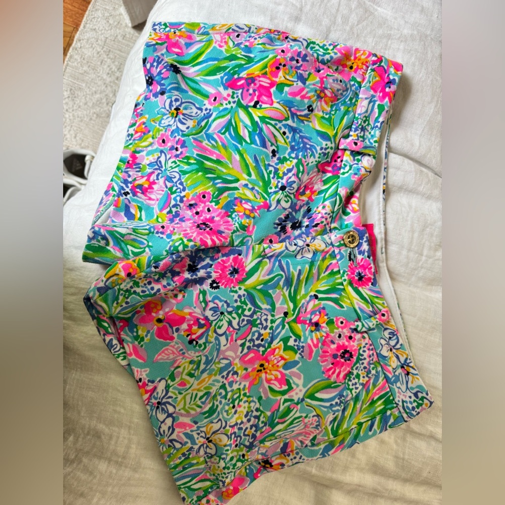 Lilly Pulitzer Vibrant Floral Print Shorts 6
